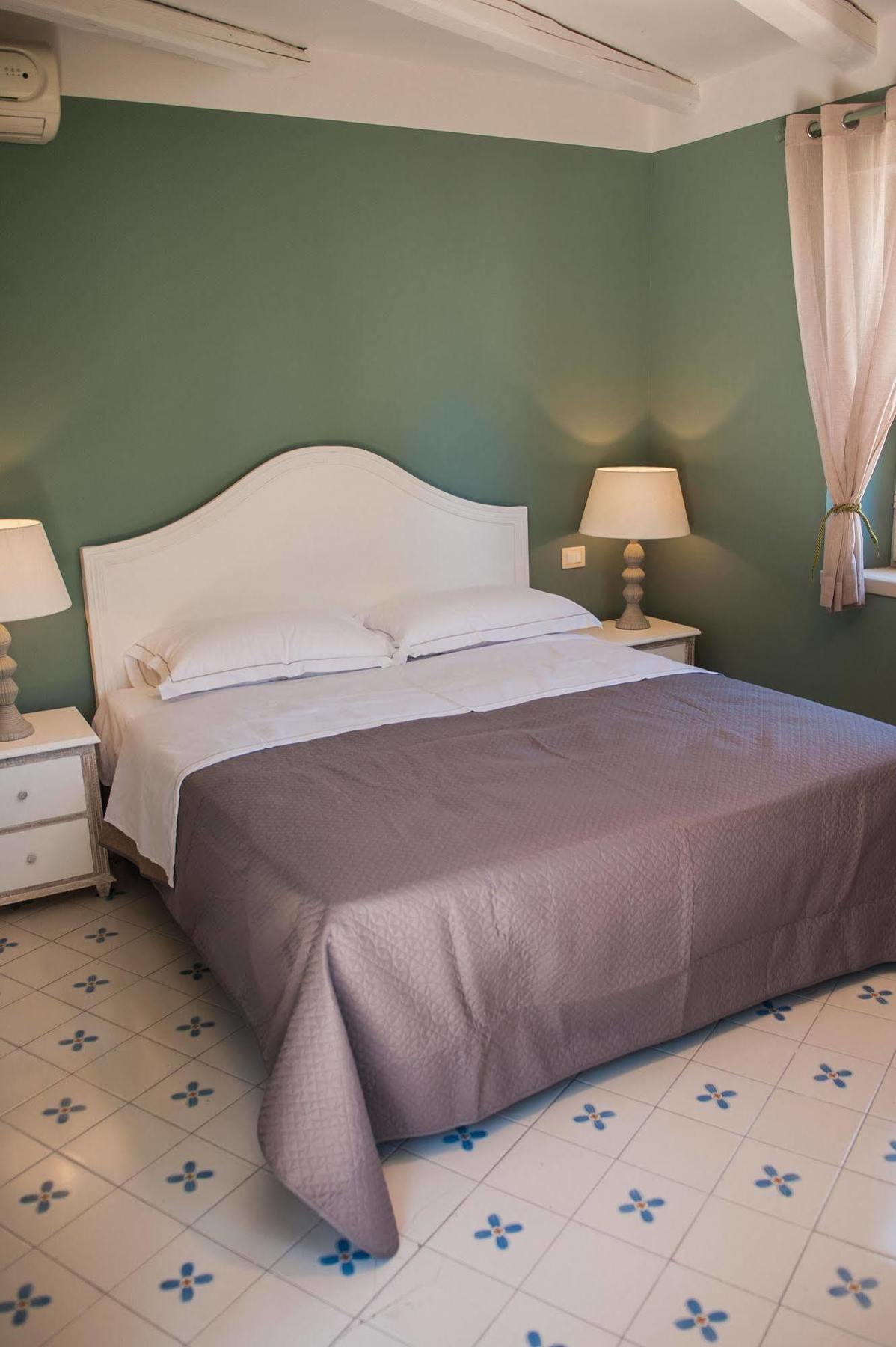 La Pineta Park Hotel Эриче Экстерьер фото