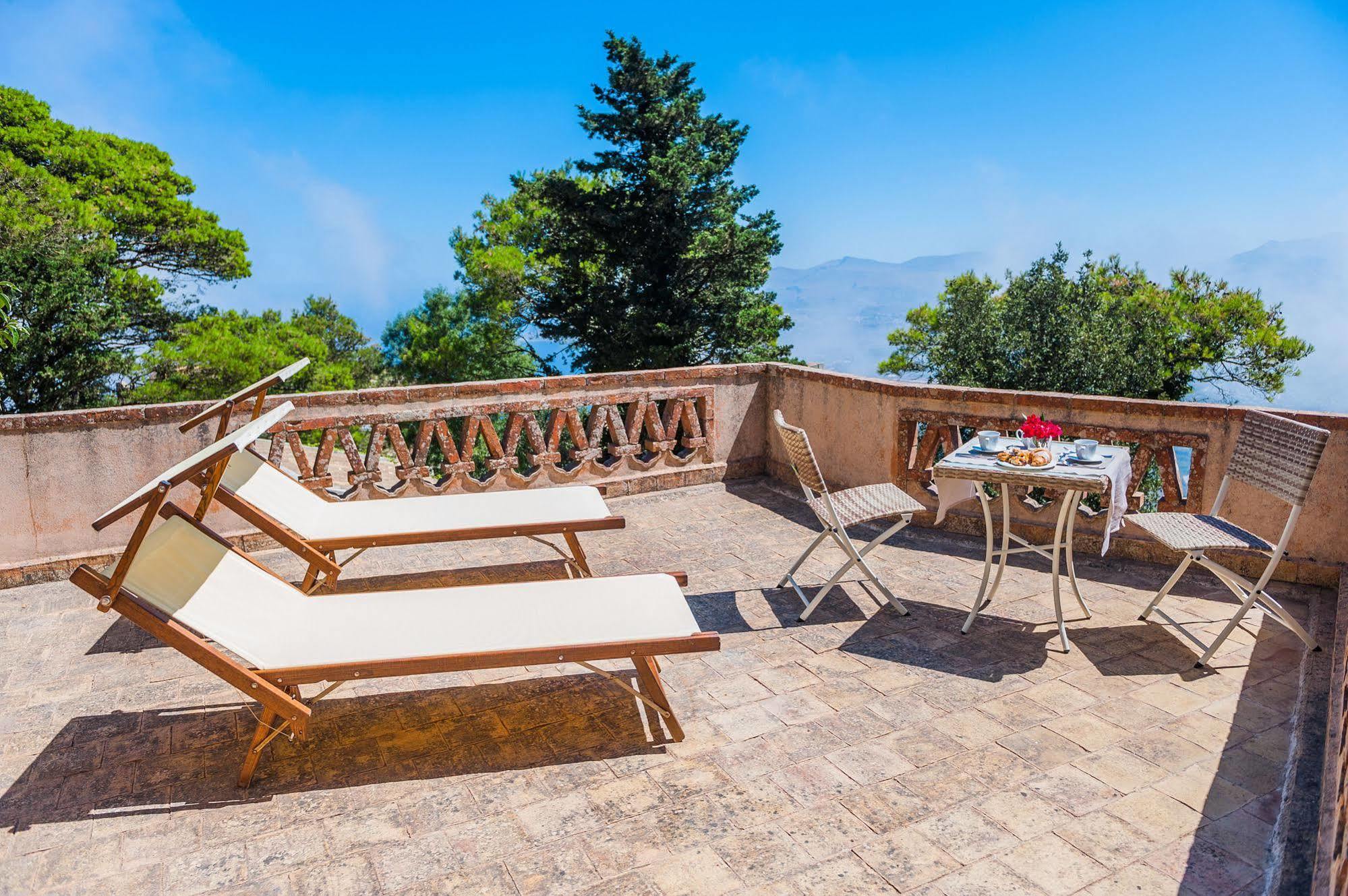 La Pineta Park Hotel Эриче Экстерьер фото