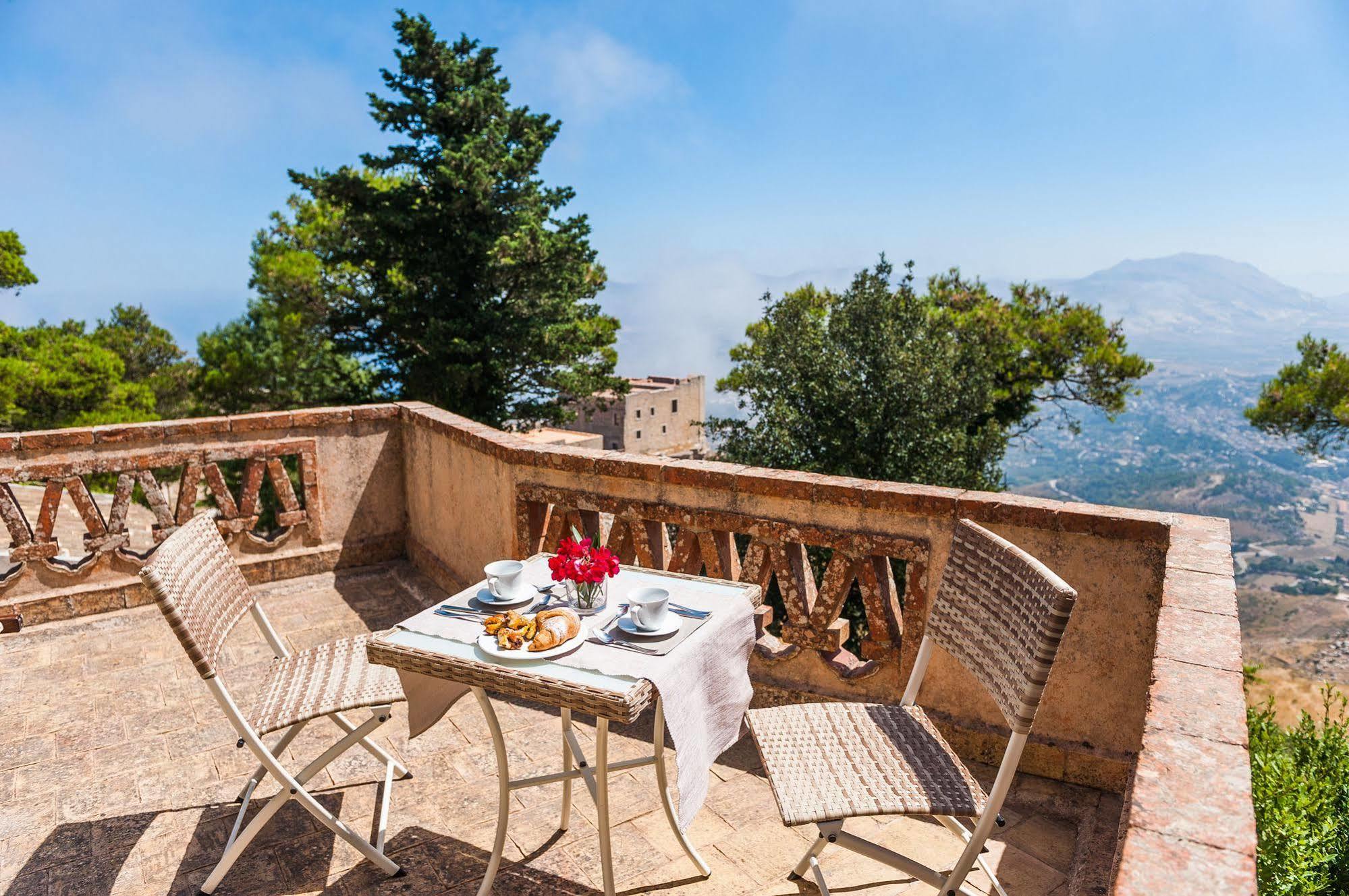 La Pineta Park Hotel Эриче Экстерьер фото