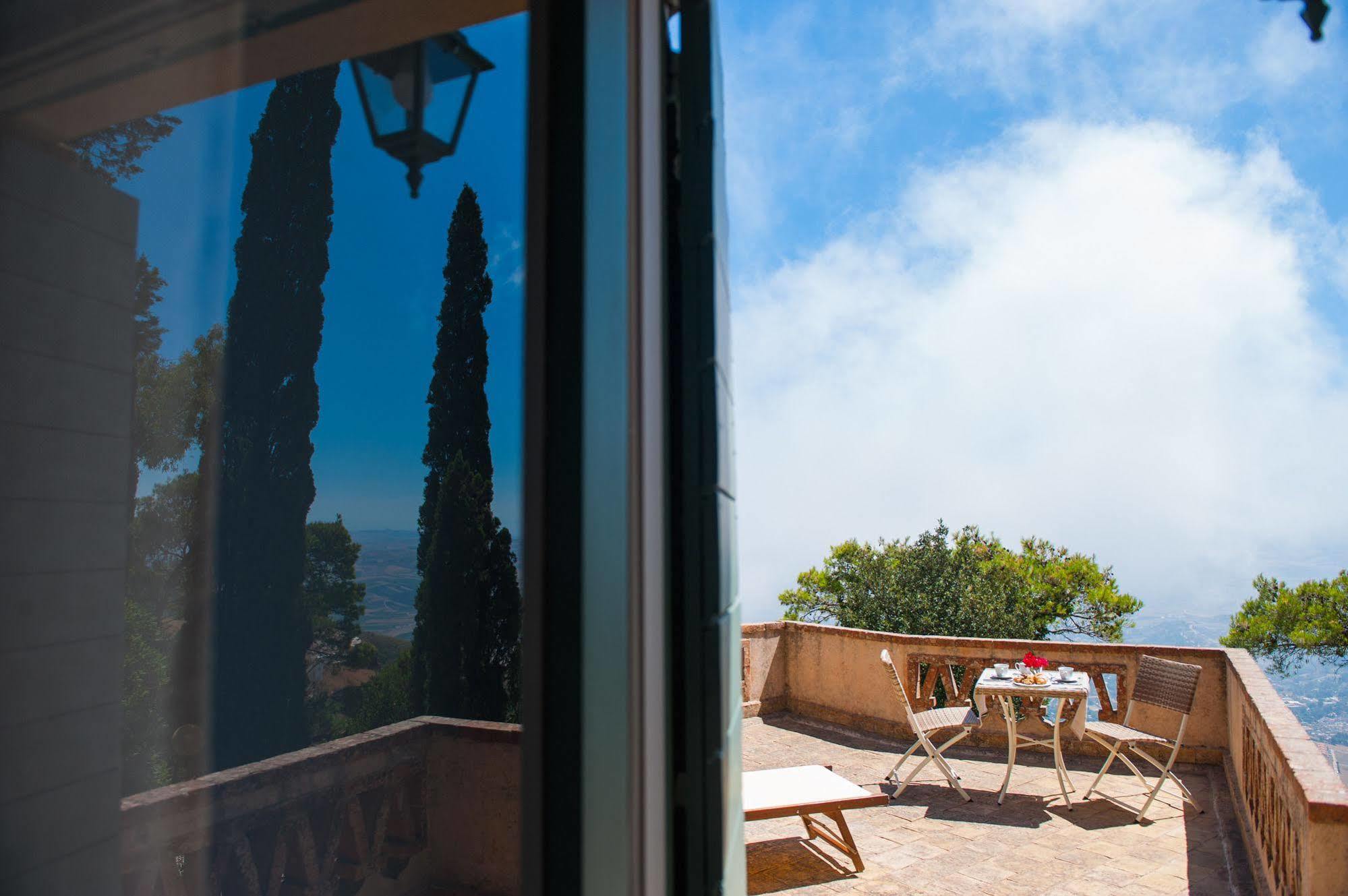 La Pineta Park Hotel Эриче Экстерьер фото