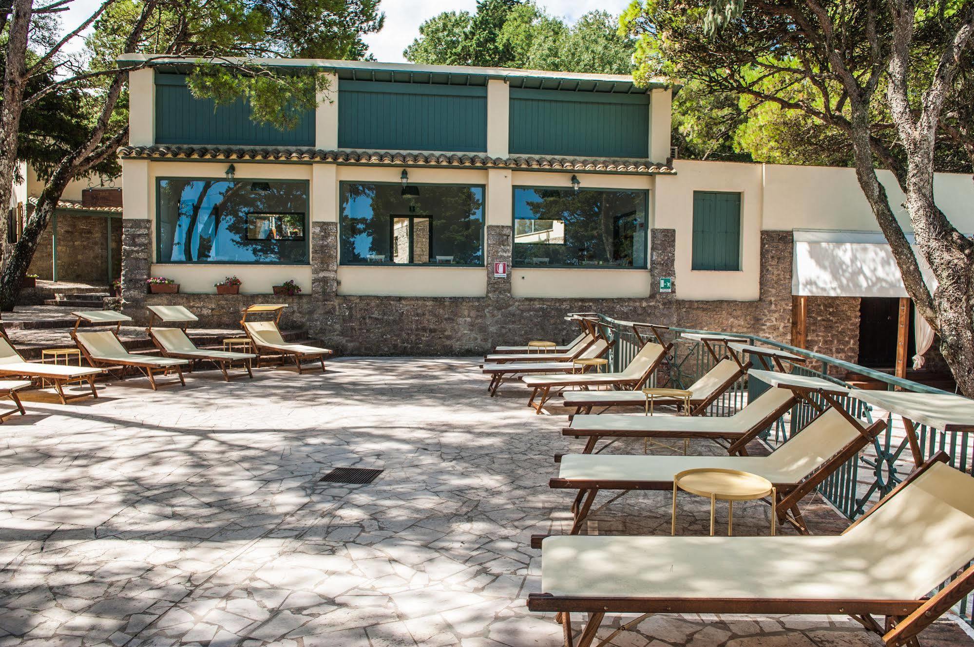 La Pineta Park Hotel Эриче Экстерьер фото